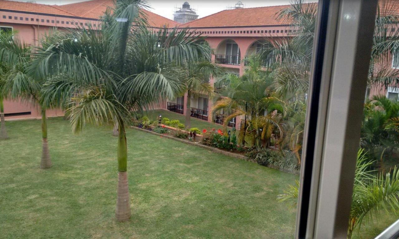 Imperial Golf View Hotel Энтеббе Экстерьер фото